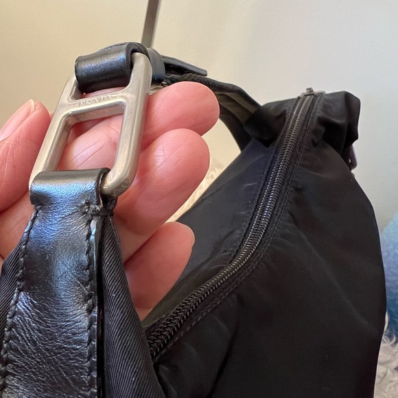 🌟⭐️✨ HOST PICK ⭐️🌟✨ Prada Shoulder bag with wallet - Picture 6 of 17